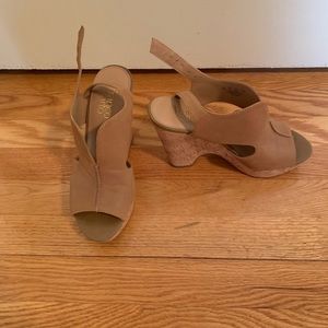 Franco Sarto tan leather wedges